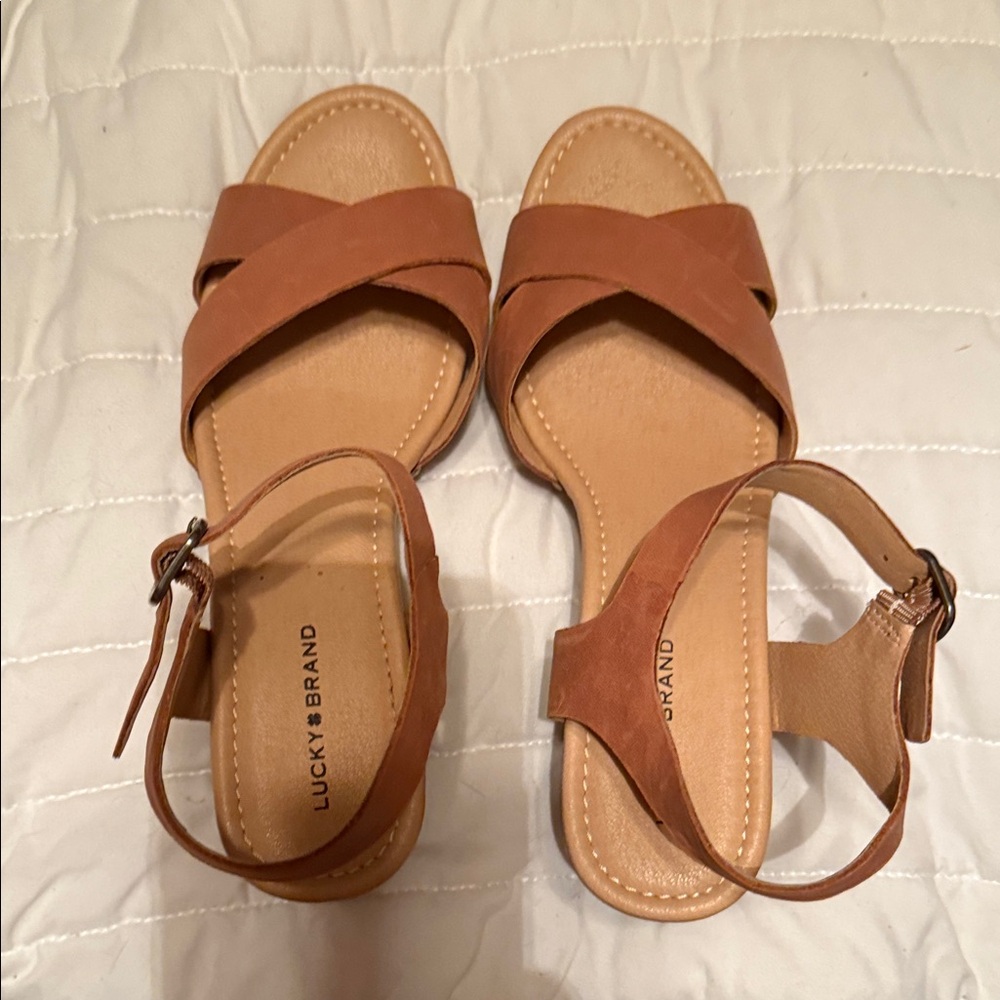 Lucky Brand Women's Brown Cross-Strap Sandals